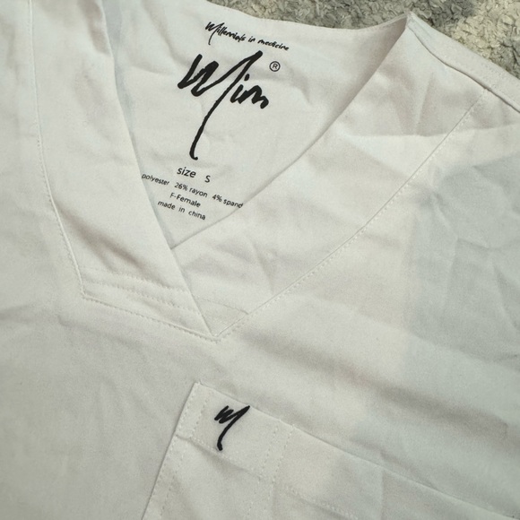 Mim scrub top - Picture 2 of 2